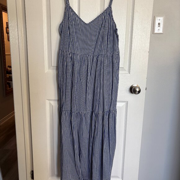 Old Navy Dresses & Skirts - Camisole straps long dress